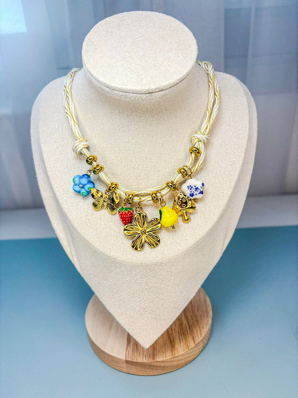 Generaciones Necklace