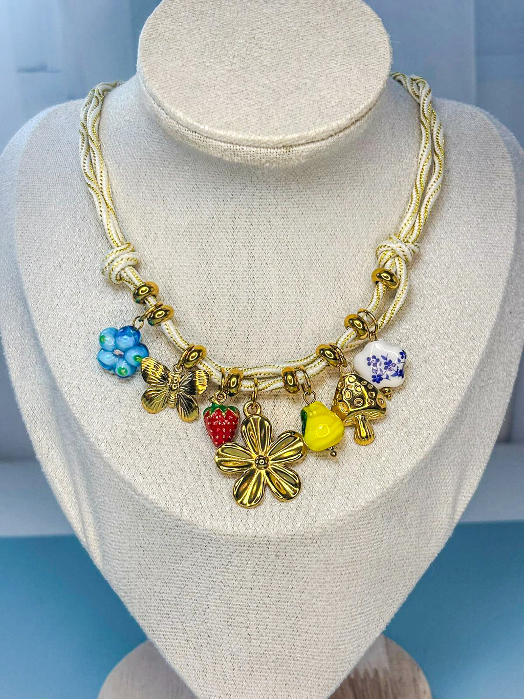Generaciones Necklace