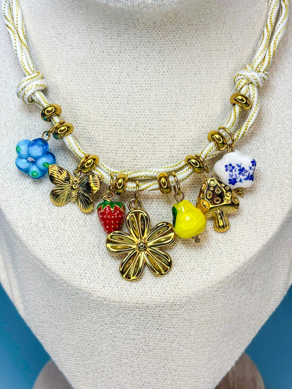 Generaciones Necklace
